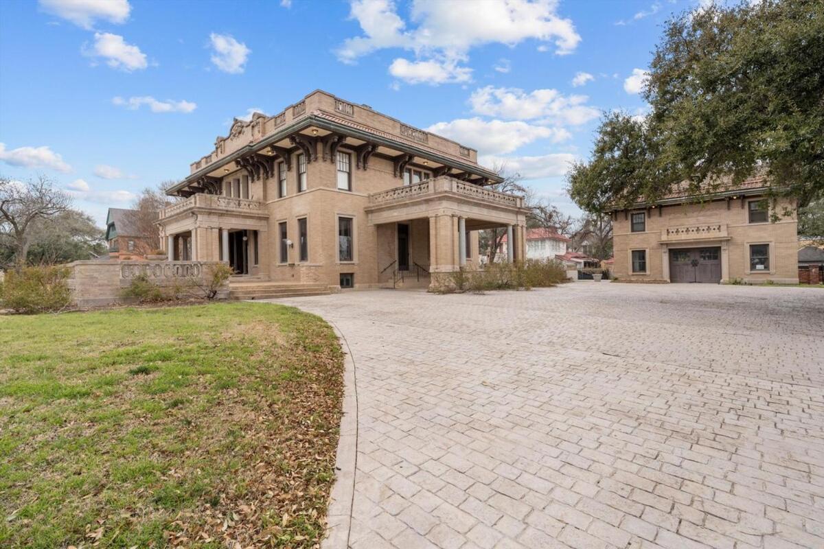 Villa Historic Migel House In Downtown Waco Exterior foto